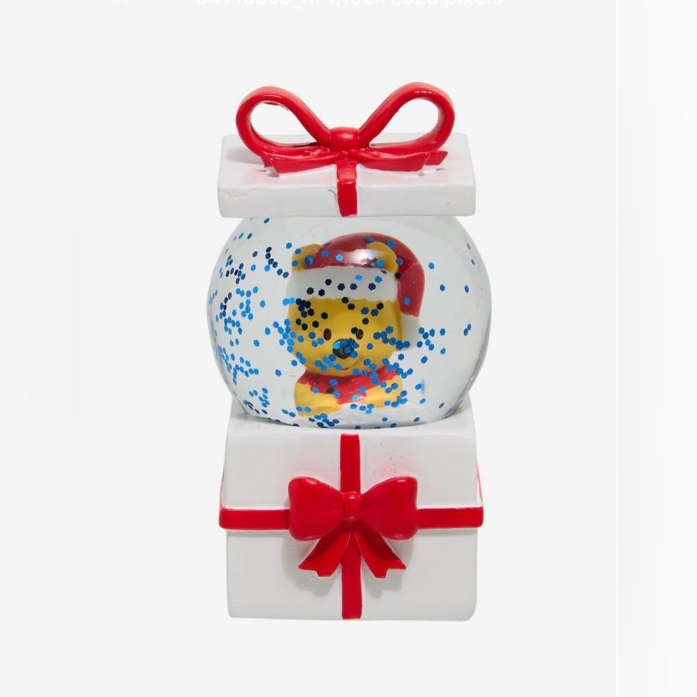 Disney Winnie the Pooh Holiday Present Mini Snow Globe